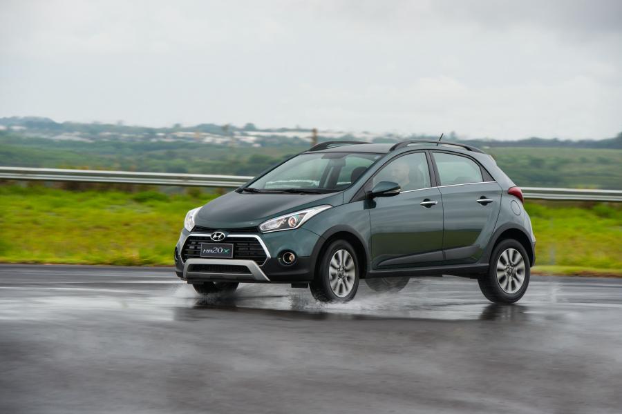  Hyundai HB20X 2015 года  (фото 5 из 25)